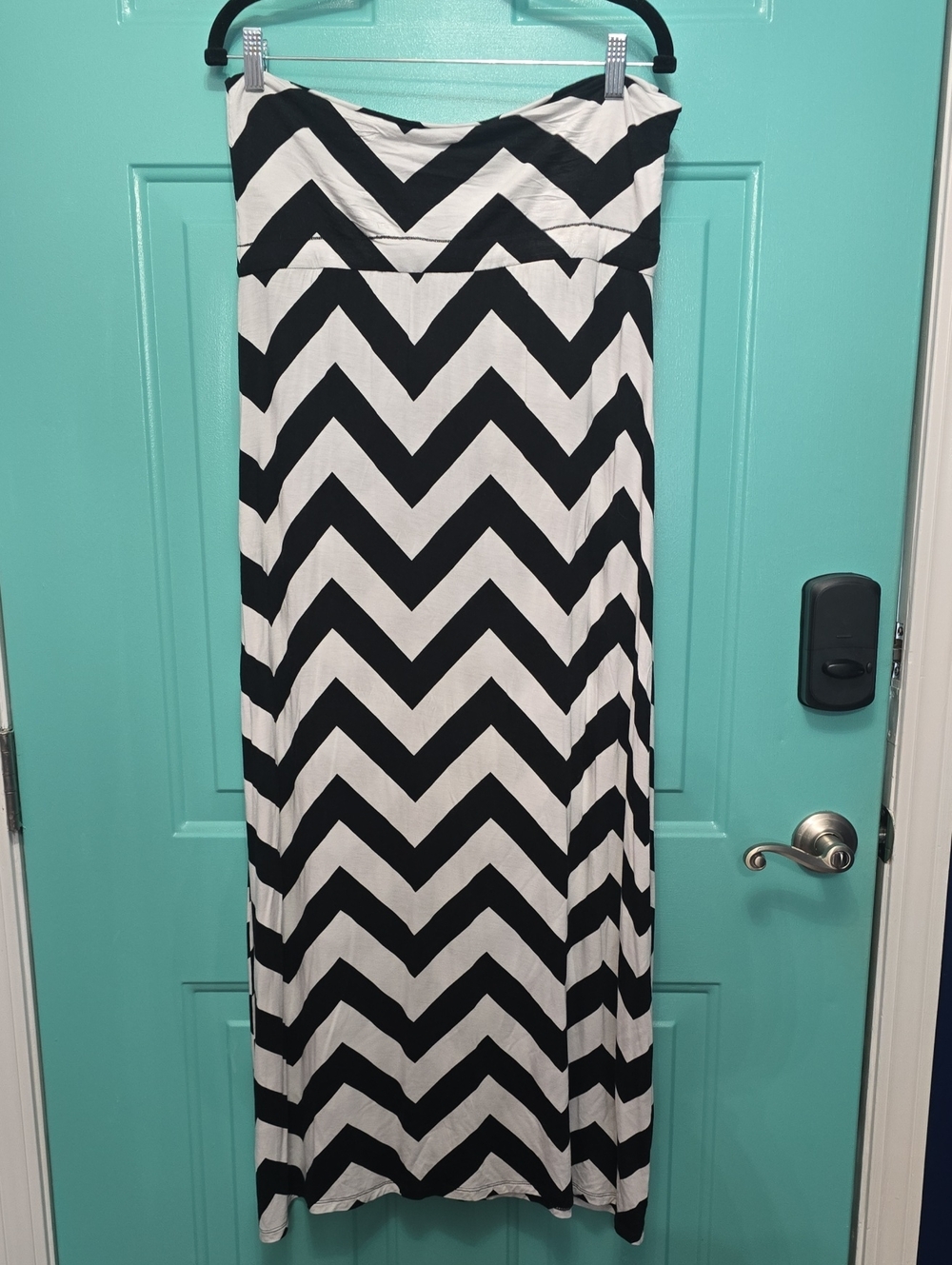 a.n.a Black And WHITE Chevron Maxi Skirt